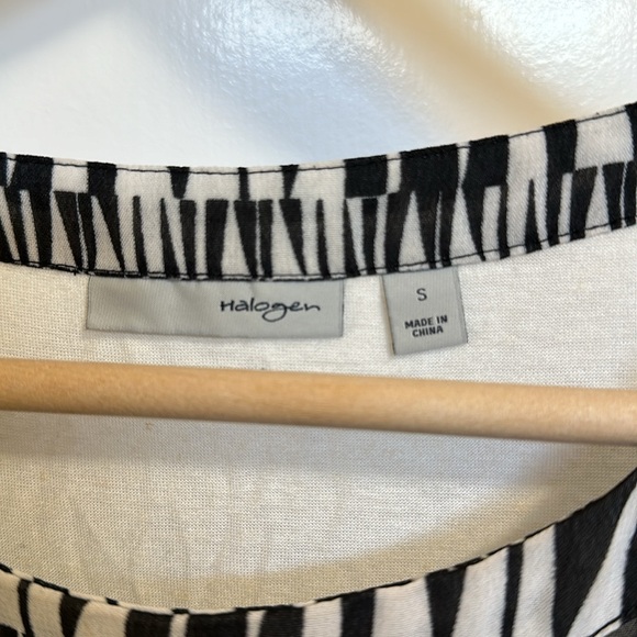 Slightly sheer, black & white, geometric print top, S - Picture 2 of 9